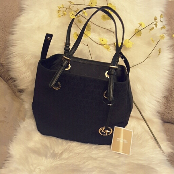 Michael kors genuine leather jet set Item grab bag
